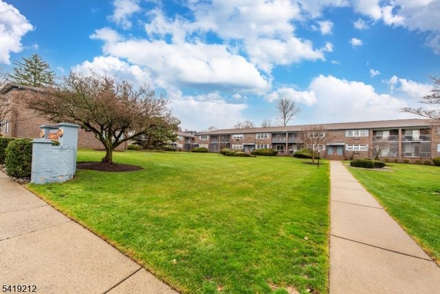 580 Bloomfield Ave 11B, West Caldwell Twp., NJ 07006