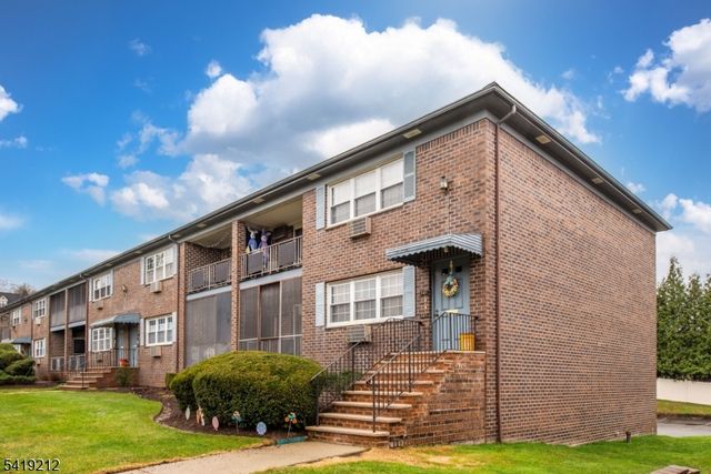 580 Bloomfield Ave 11B, West Caldwell Twp., NJ 07006