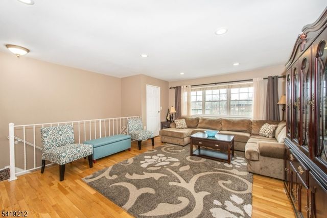 580 Bloomfield Ave 11B, West Caldwell Twp., NJ 07006