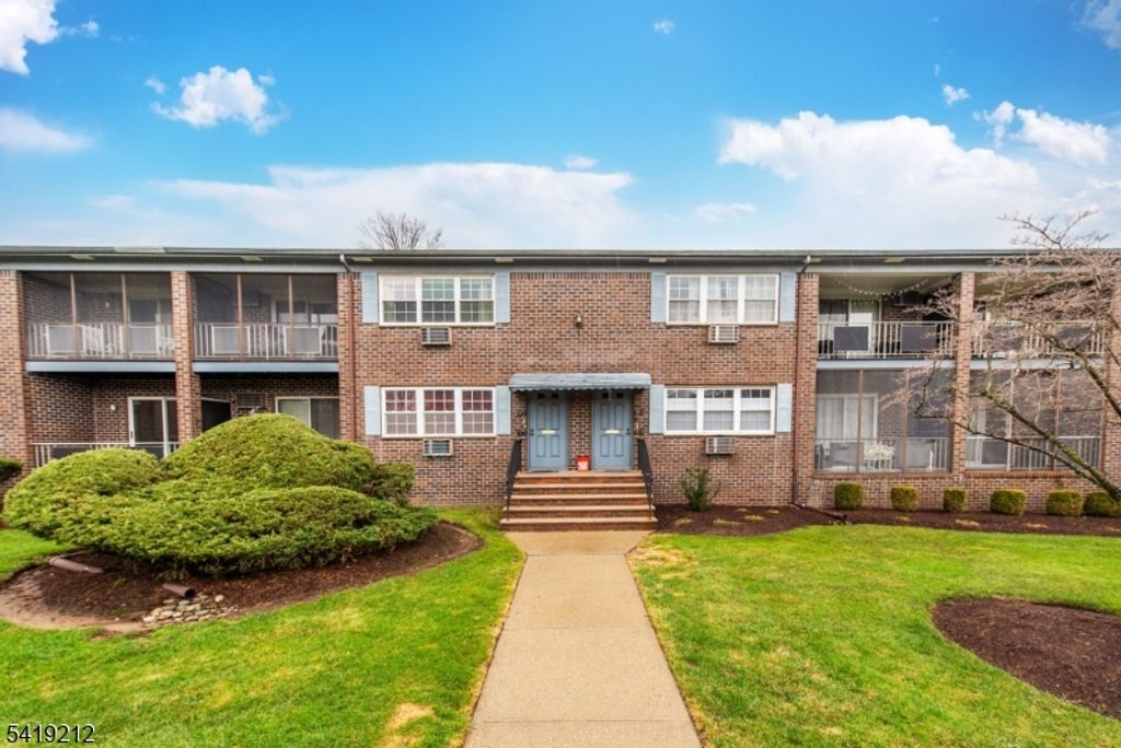 580 Bloomfield Ave 11B, West Caldwell Twp., NJ 07006 — photo 2