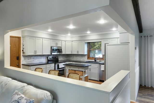 6835 Rosemary Road, Eden Prairie, MN 55346