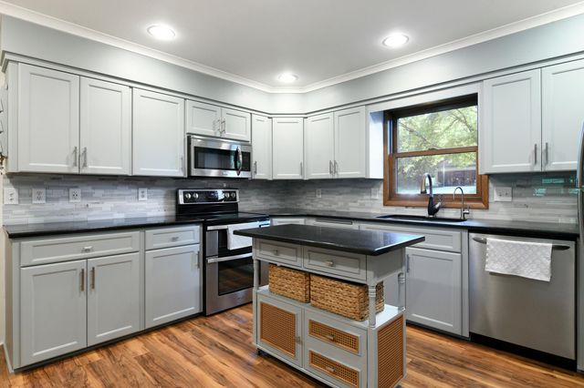6835 Rosemary Road, Eden Prairie, MN 55346