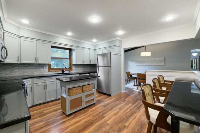 6835 Rosemary Road, Eden Prairie, MN 55346