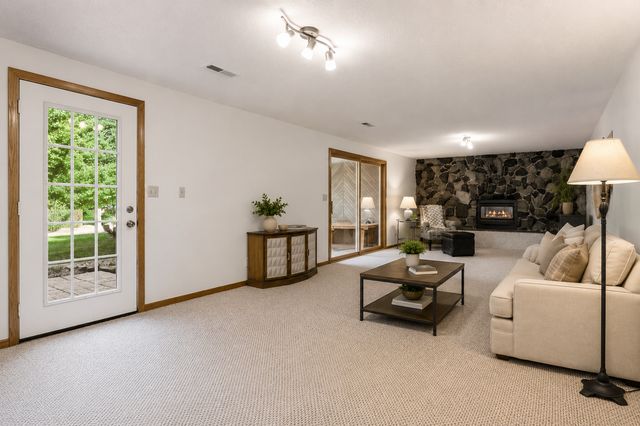 6835 Rosemary Road, Eden Prairie, MN 55346