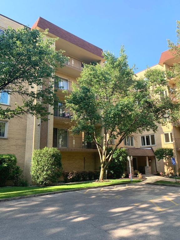 6430 W Belle Plaine Avenue 202, Chicago, IL 60634