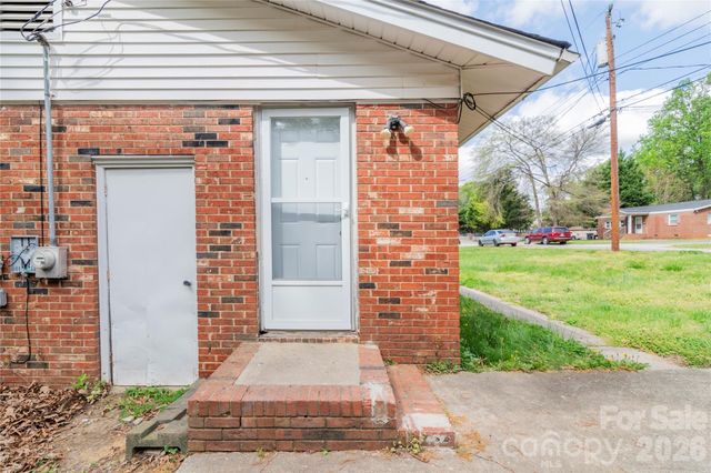 2019 Holly Street, Charlotte, NC 28216