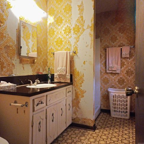 431 Woodland St, Malvern, AR 72104