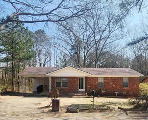 431 Woodland St, Malvern, AR 72104