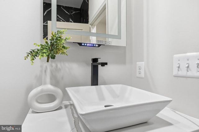 713 E 20TH ST, Baltimore, MD 21218