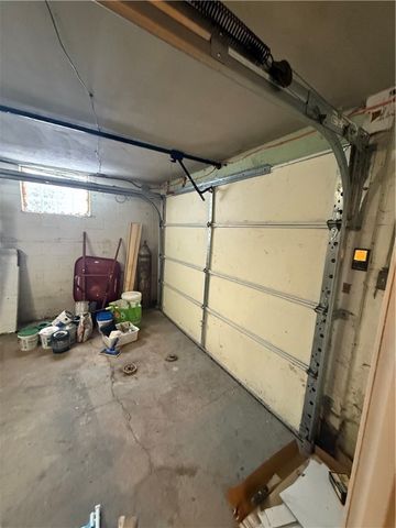 29 Janyce Dr, Hempfield Twp, PA 15601