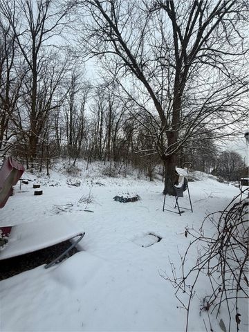 29 Janyce Dr, Hempfield Twp, PA 15601