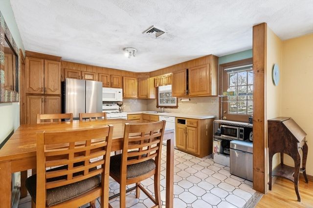 1 Alden Ave, Stoneham, MA 02180