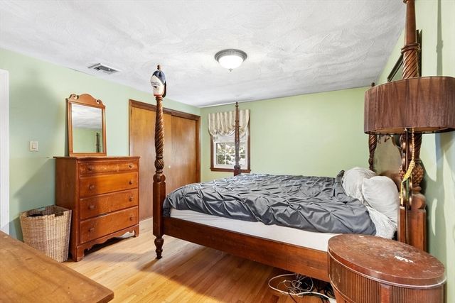 1 Alden Ave, Stoneham, MA 02180