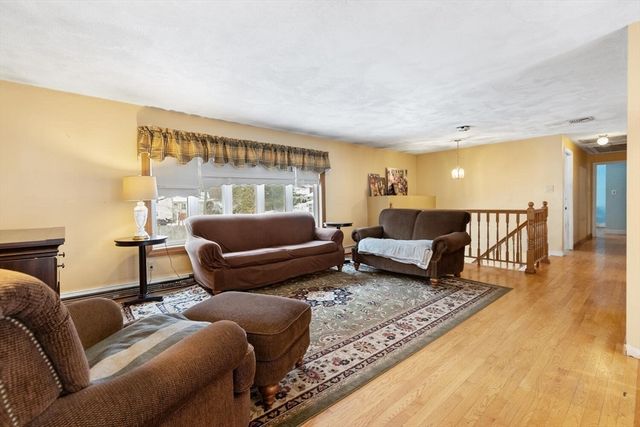 1 Alden Ave, Stoneham, MA 02180