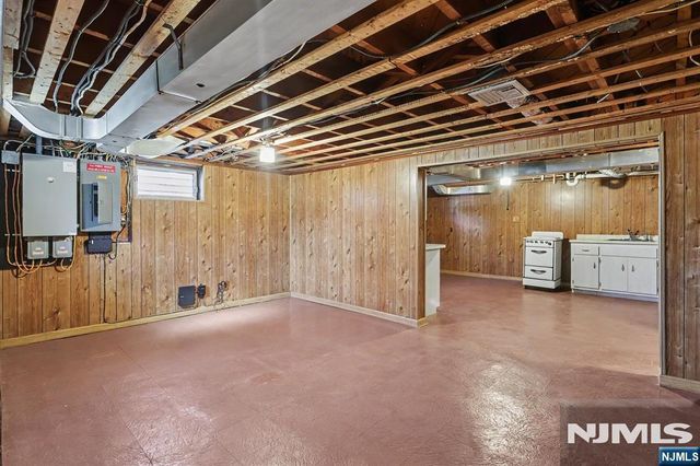 213 Baldwin Avenue, New Milford, NJ 07646