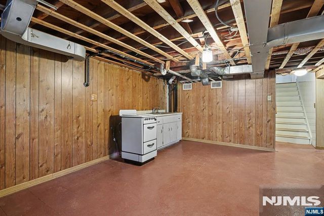 213 Baldwin Avenue, New Milford, NJ 07646