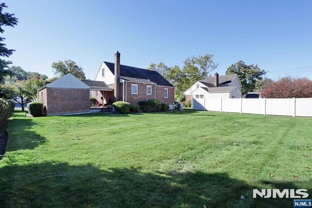 213 Baldwin Avenue, New Milford, NJ 07646