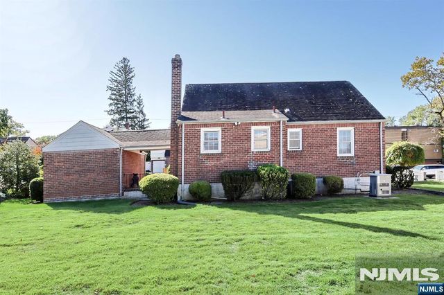 213 Baldwin Avenue, New Milford, NJ 07646