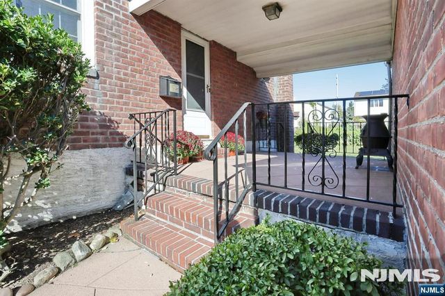 213 Baldwin Avenue, New Milford, NJ 07646