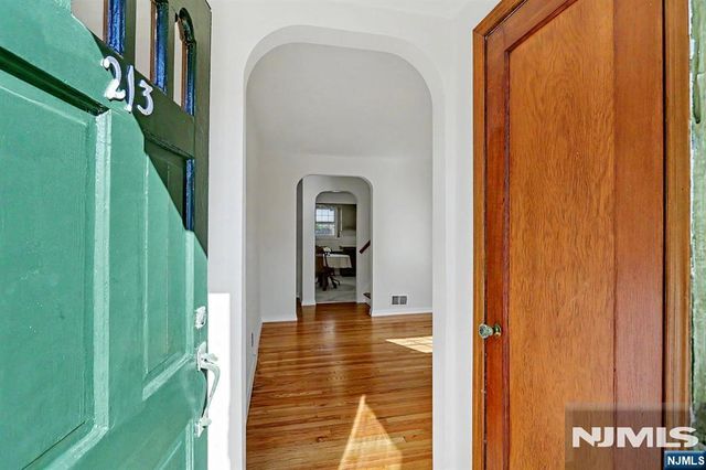 213 Baldwin Avenue, New Milford, NJ 07646