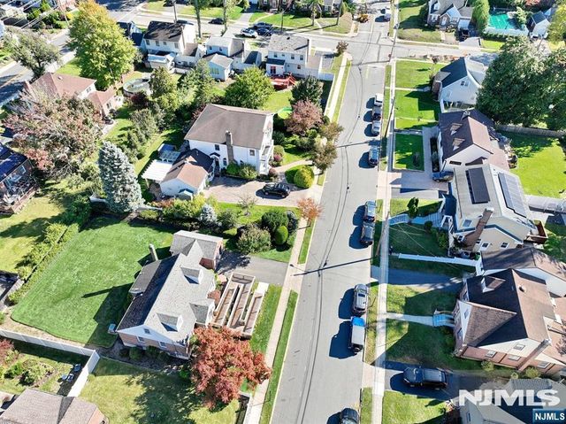 213 Baldwin Avenue, New Milford, NJ 07646