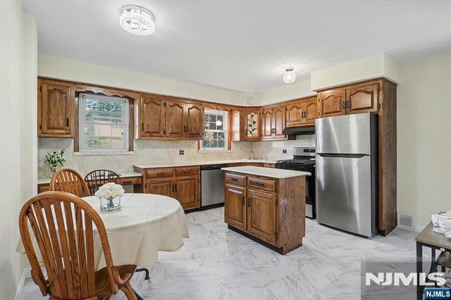 213 Baldwin Avenue, New Milford, NJ 07646