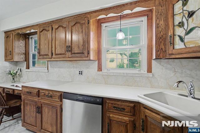 213 Baldwin Avenue, New Milford, NJ 07646