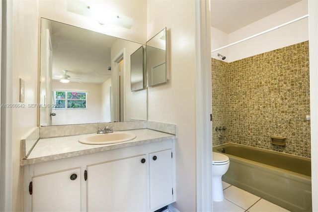3645 SW Natura Avenue D, Deerfield Beach, FL 33441