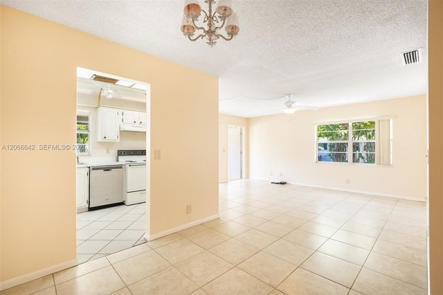 3645 SW Natura Avenue D, Deerfield Beach, FL 33441