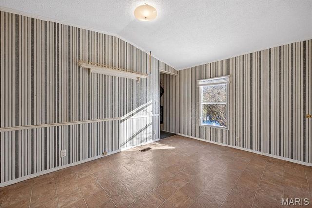 90 New Hope Road, Elsberry, MO 63343