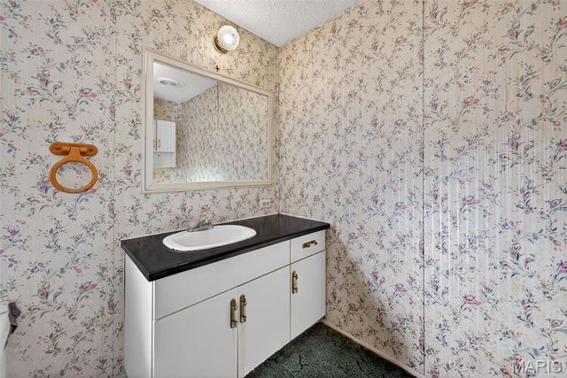 90 New Hope Road, Elsberry, MO 63343