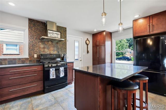 15 Blackberry Drive, St Charles, MO 63301