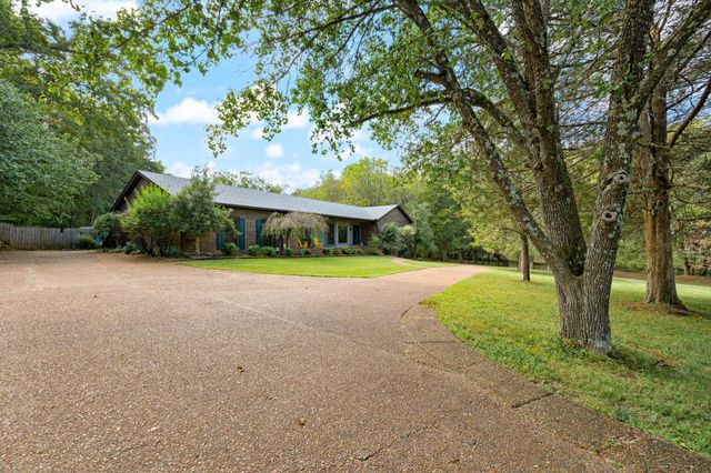 106 E Shady Trl, Old Hickory, TN 37138