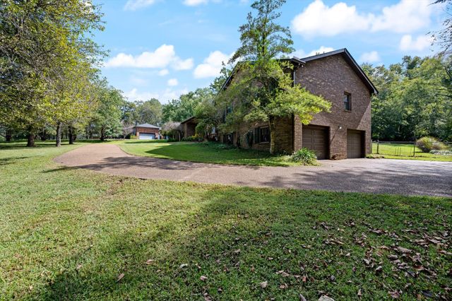 106 E Shady Trl, Old Hickory, TN 37138