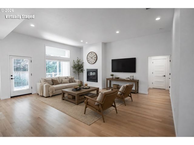 1023 LUPINE St, Springfield, OR 97477