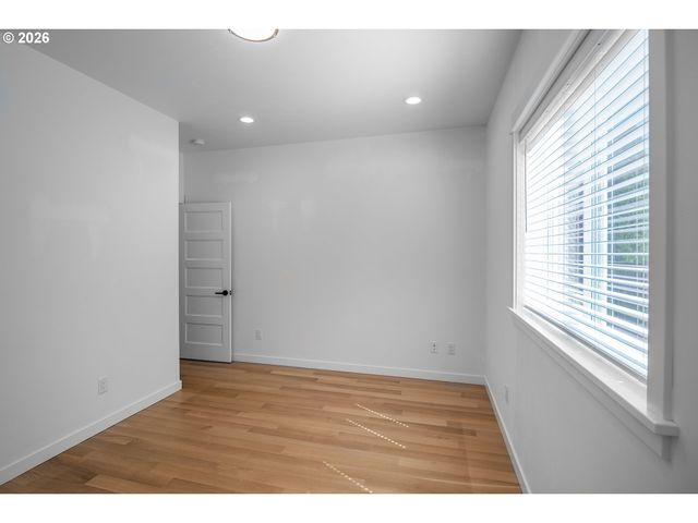 1023 LUPINE St, Springfield, OR 97477