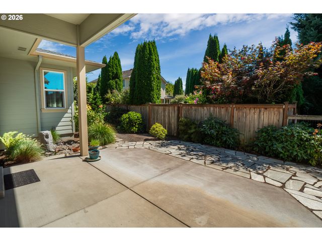 1023 LUPINE St, Springfield, OR 97477