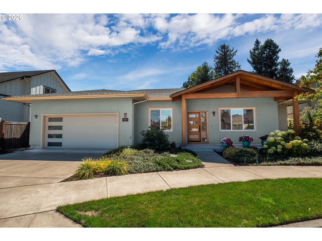 1023 LUPINE St, Springfield, OR 97477