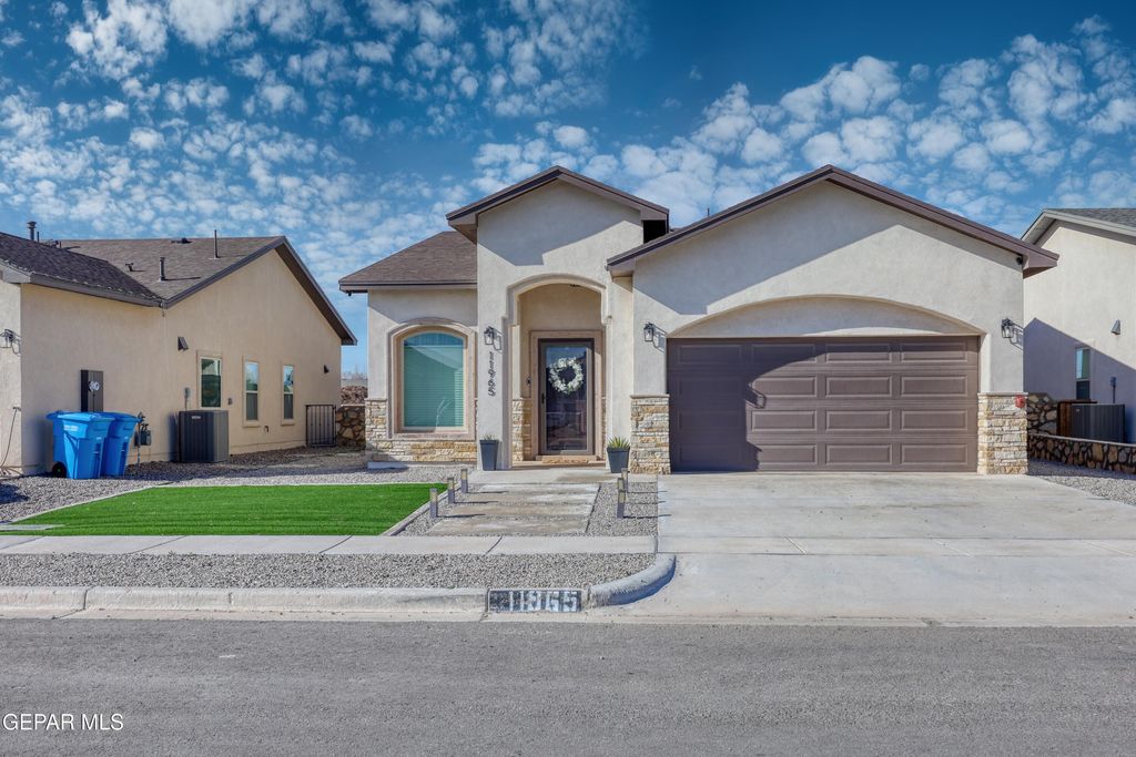 11965 MEDALLA Street, Socorro, TX 79927