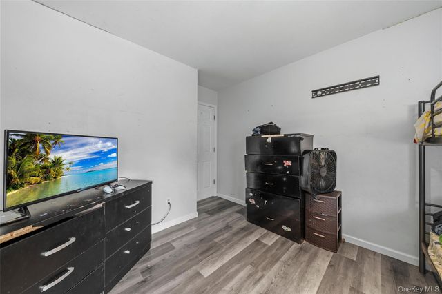 102 Capital Drive, Washingtonville, NY 10992