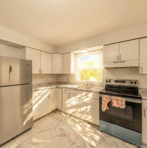 102 Capital Drive, Washingtonville, NY 10992