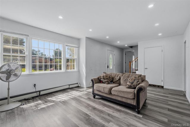 102 Capital Drive, Washingtonville, NY 10992