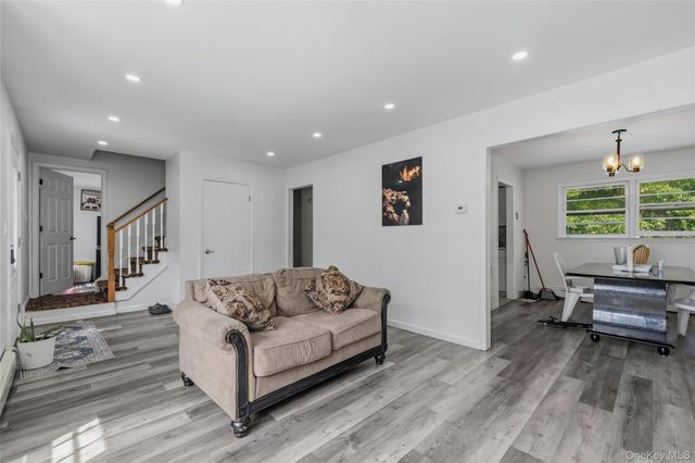 102 Capital Drive, Washingtonville, NY 10992