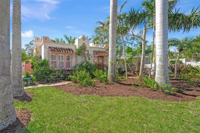 107 NIPPINO TRAIL W, Nokomis, FL 34275