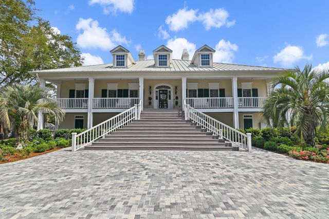 124 Indian Bayou Drive, Destin, FL 32541