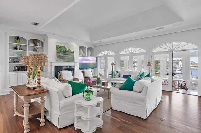 124 Indian Bayou Drive, Destin, FL 32541