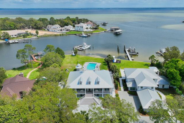 124 Indian Bayou Drive, Destin, FL 32541