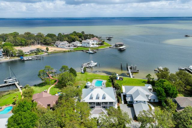 124 Indian Bayou Drive, Destin, FL 32541