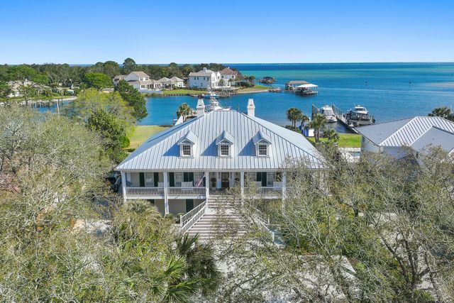 124 Indian Bayou Drive, Destin, FL 32541