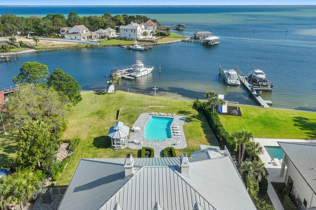 124 Indian Bayou Drive, Destin, FL 32541